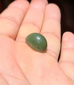 منظر بانورامي لقبة حجر اليشم اليماني الأصلي وجماله الأخضر الزاهي